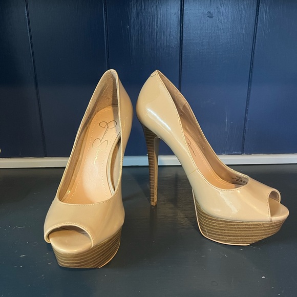 Jessica Simpson Hazil (Nude Patent) Heels Size 7B - Picture 3 of 15